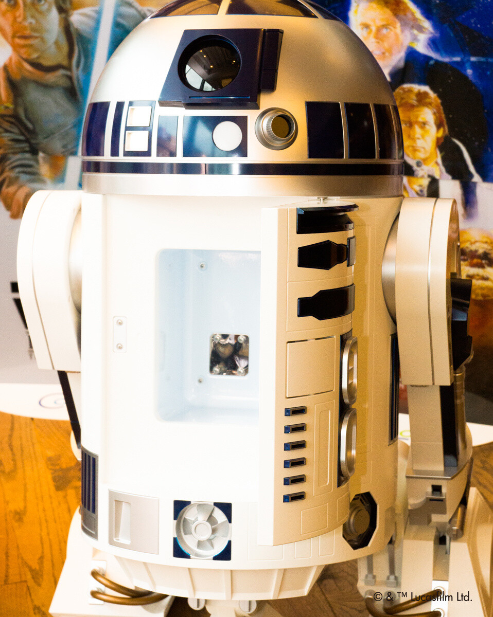 Where’s C-3PO?! R2-D2™ Moving Refrigerator on Display at Daikanyama Tsutaya 10