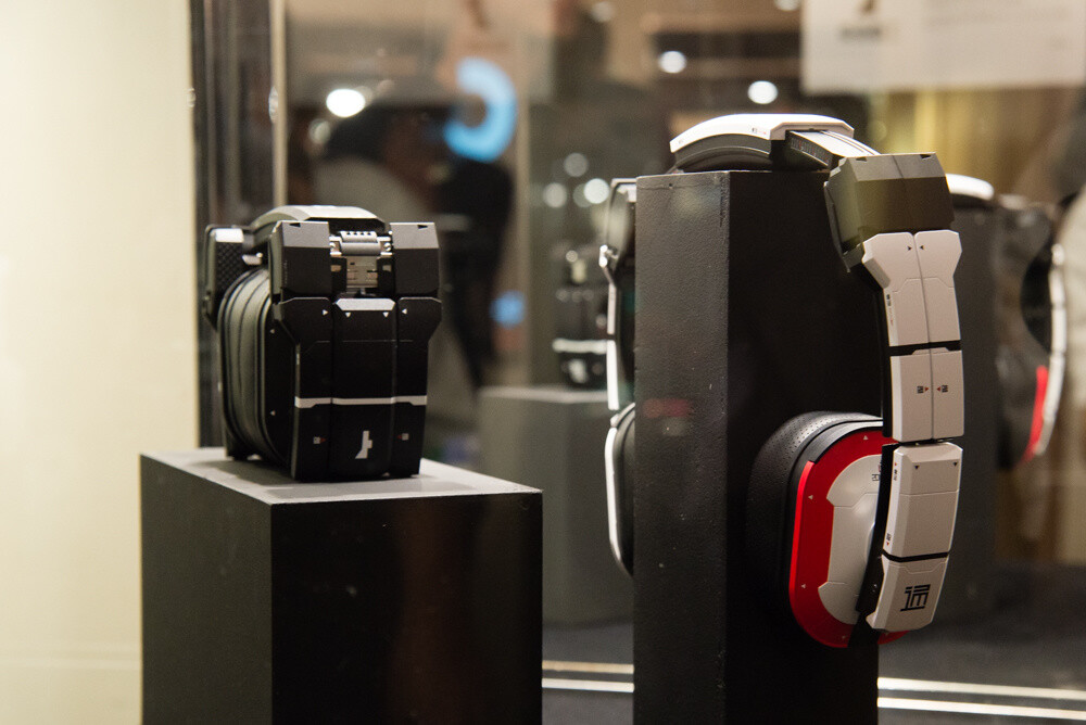 Transforming Headphones Made from an Incredible 256+ Parts! New Brand Now on Sale from Good Smile Company and Linkin Park’s Mr. Hahn 13