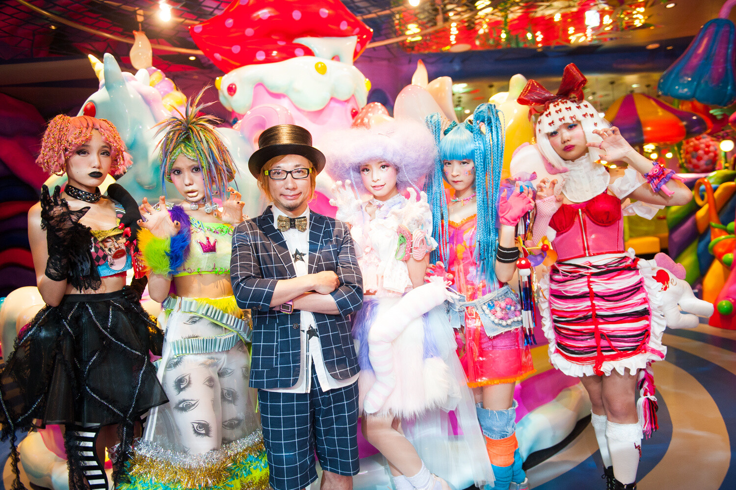 A cafe where you can experience the latest in Harajuku pop culture has opened - the Kawaii Monster Cafe. 30