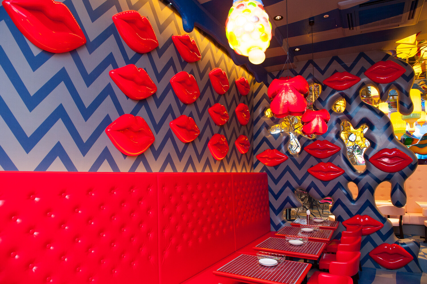 A cafe where you can experience the latest in Harajuku pop culture has opened - the Kawaii Monster Cafe. 21