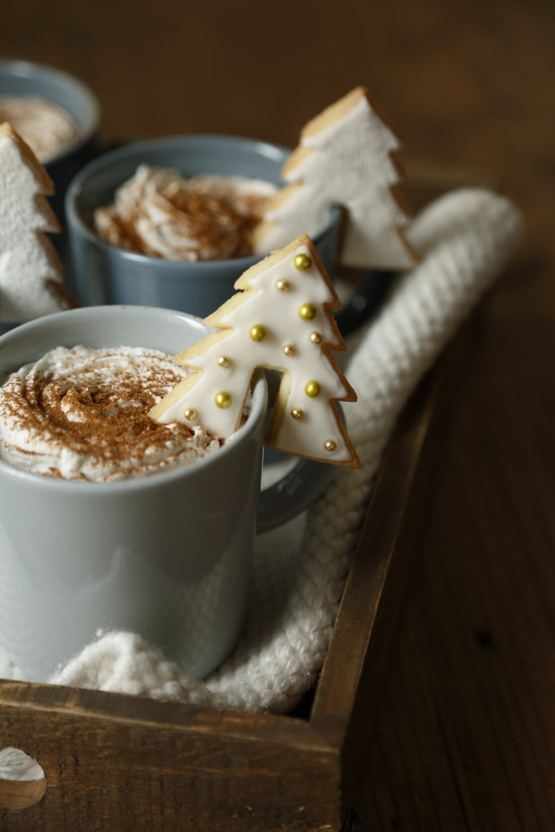 Delight Guests at Festive Tea Times & Christmas Parties with Exceedingly Cute Cookies That Cling to the Edge of Your Cup! 2