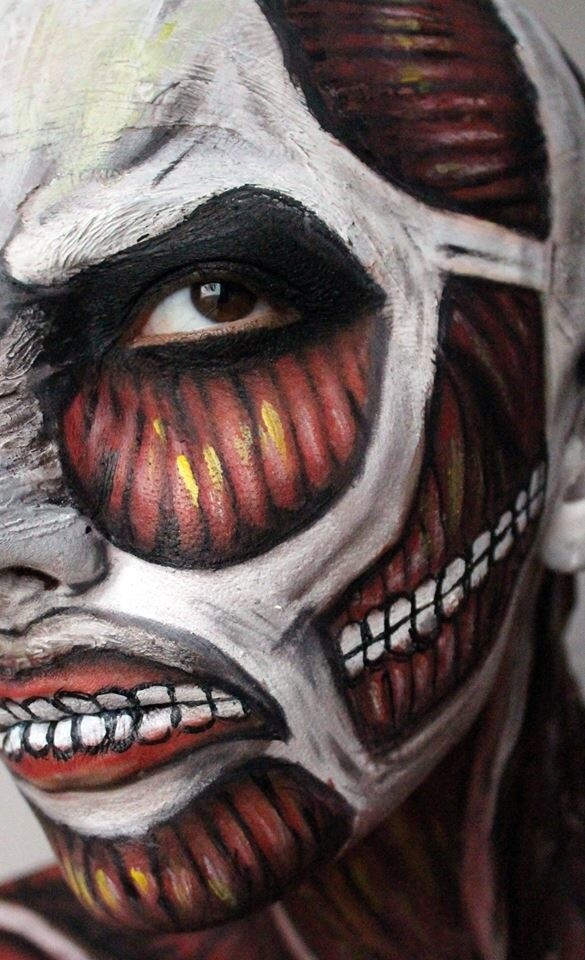 2D Expressed in Real Life! Romanian Makeup Artist Shows off Colossal Titan Makeup! 1