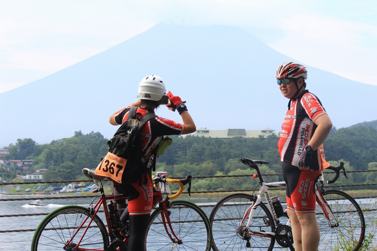 There's always time to snap a quick shot of the majestic Mt. Fuji! 2
