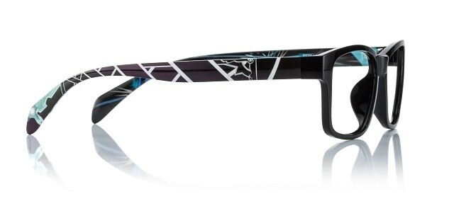 Frame Design: Aincrad_Kirito Model. Strength and weakness, valor and stillness, isolation and joy. This frame expresses the quiet, massive strength he shows as “The Black Swordsman.”  1