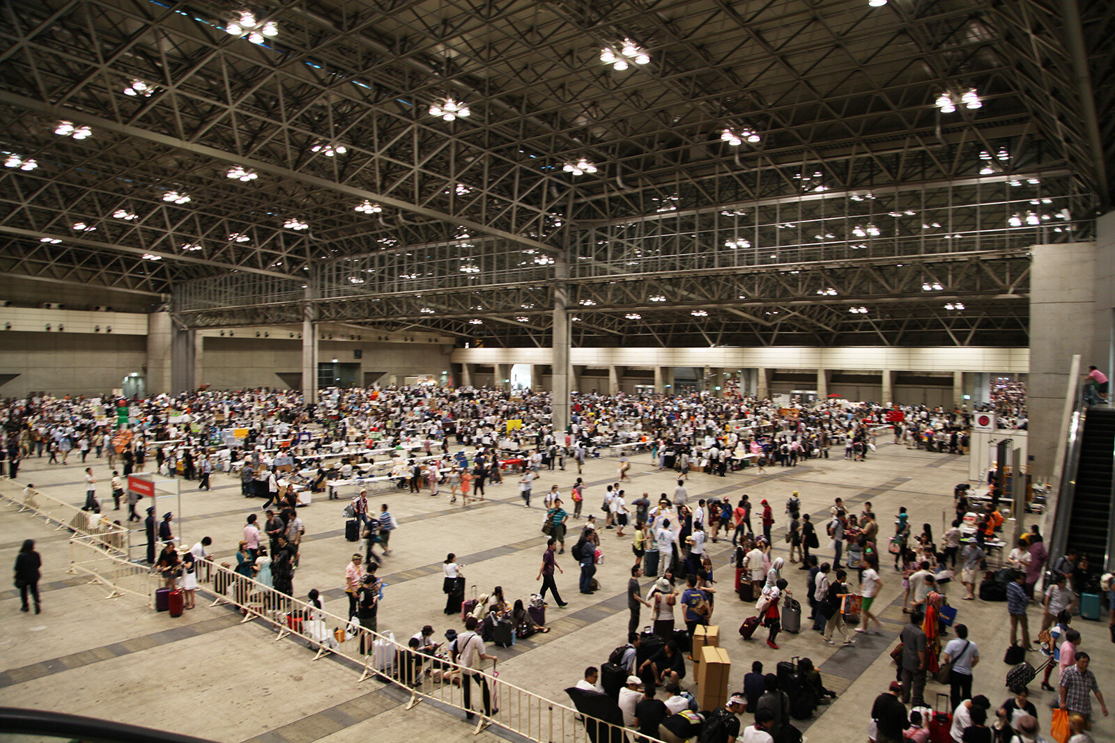 Summer Wonder Festival 2013 Opens! Attendee's Passion and Quest for the Highest Quality Kits Run High! 1