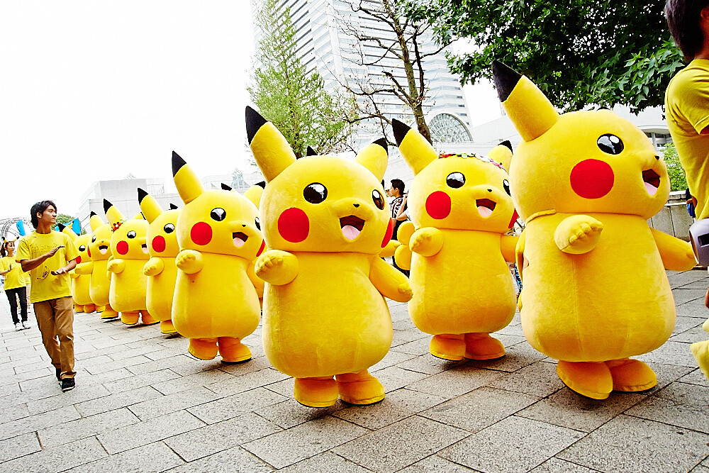 All the Pikachus were in sync, even down to their hand movements! 10
