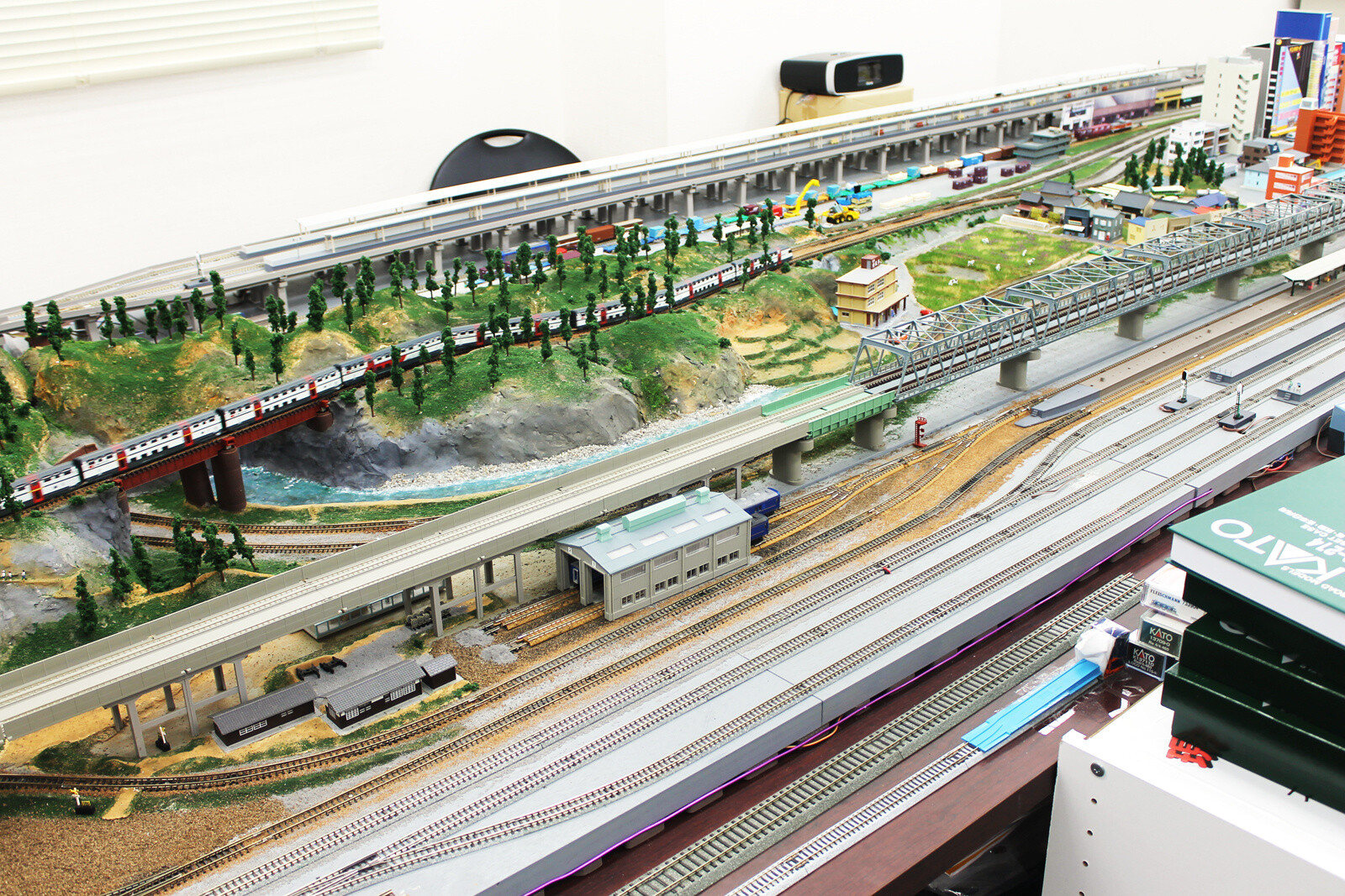 Artesia: A Model Train Buying and Selling Shop in Akihabara 7