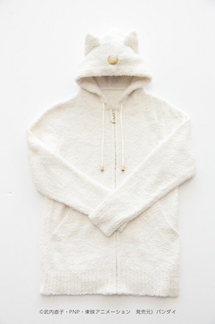 This Cat-Eared Hoodie is Too Cute! 2