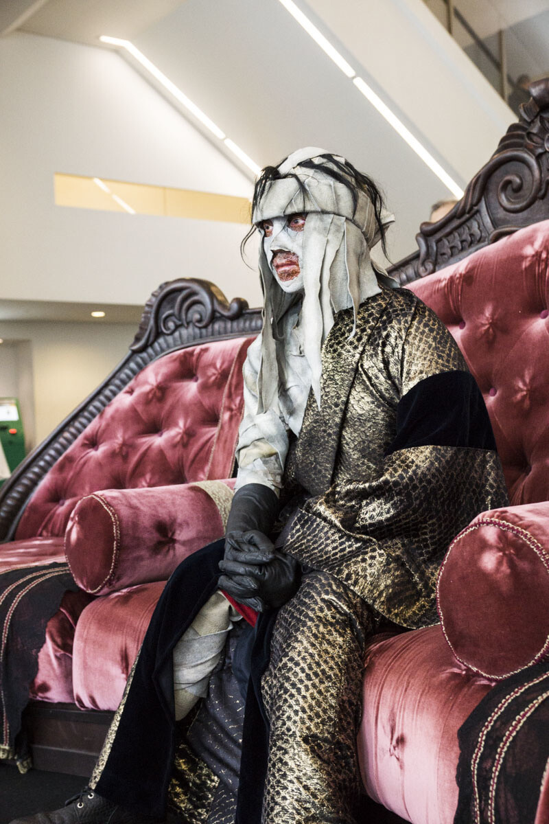 Life-Size Statue of the Deranged Lunatic Makoto Shishio Unveiled in Shinjuku! 5