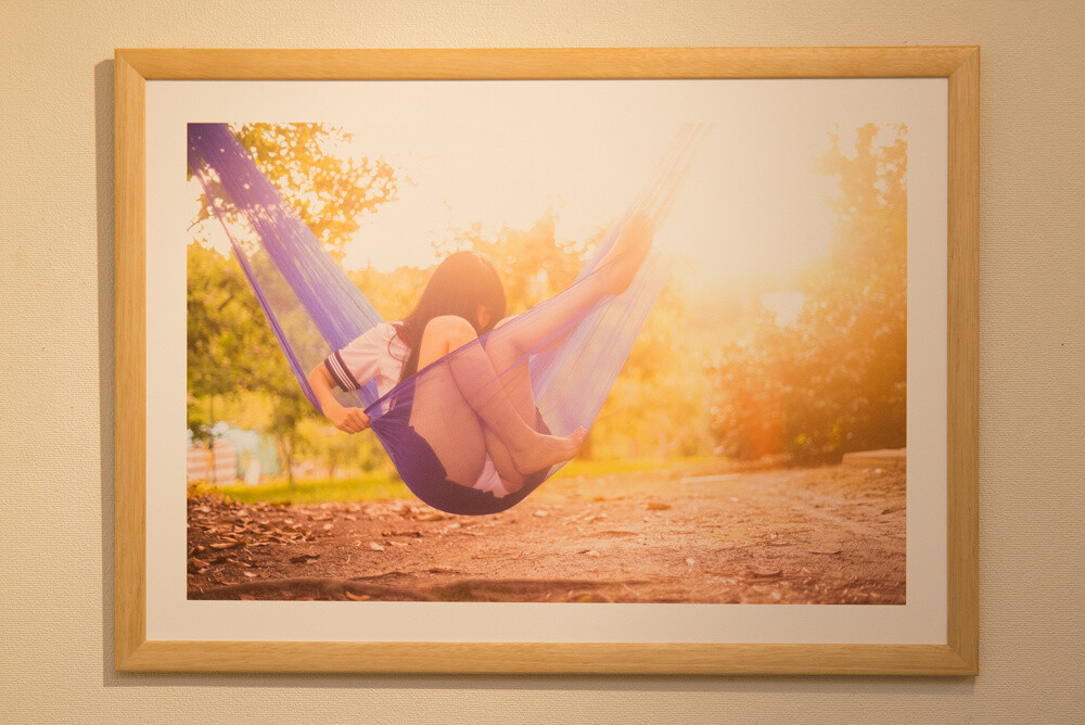 “happening” by Lewo Saito. Comment from Saito: “The camera shutter clicked right when the model lost her balance in a hammock. © Lewo Saito 17