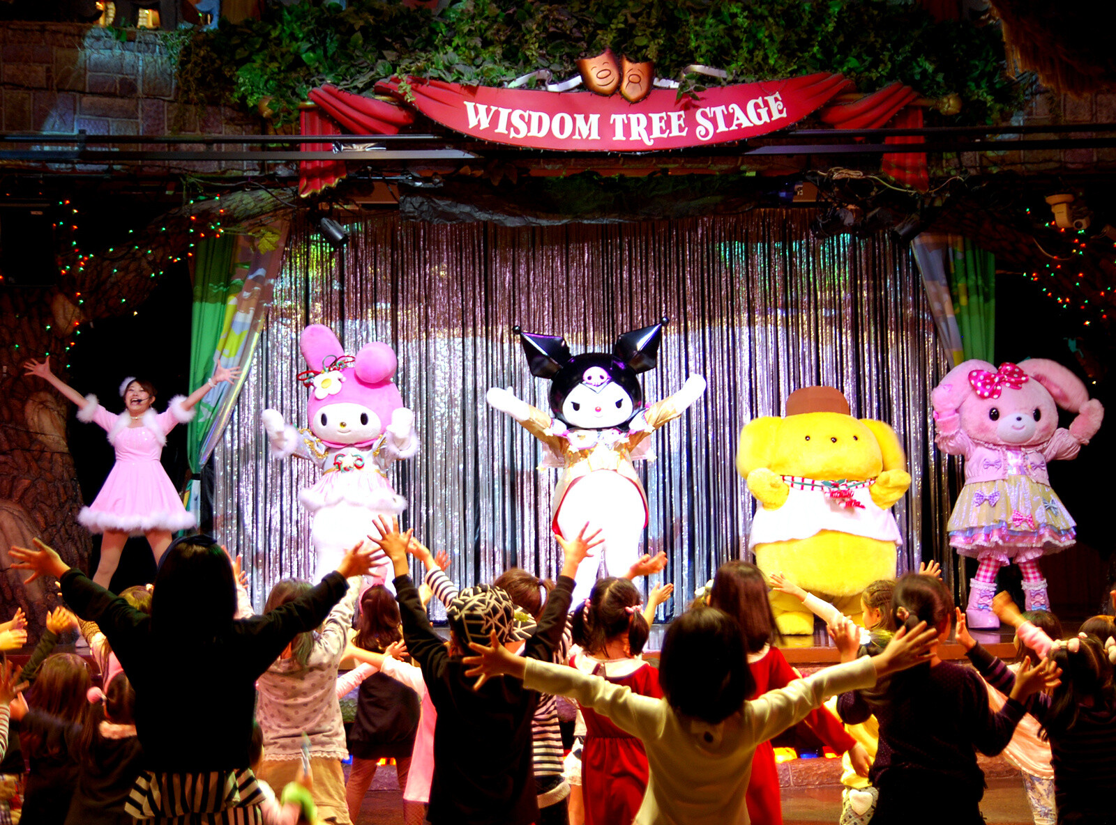 Christmas Comes to Sanrio Puroland! My Melody’s Christmas Market Report 16