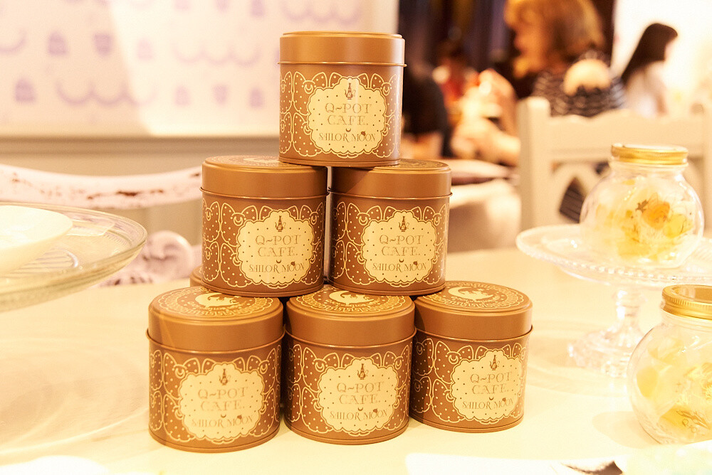 Spend A Day With Pretty Guardians at Incredible Q-pot CAFE. x Sailor Moon Collab! 34