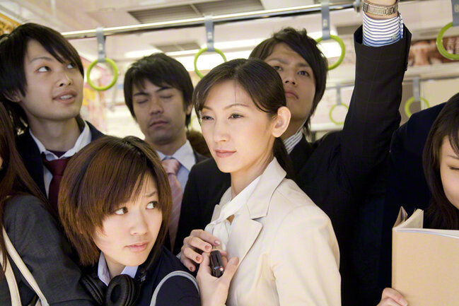 How to Be Japanese on Trains in Tokyo 3