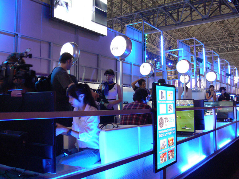 TGS 2013 Attendees Demo Numerous Games on the New PlayStation 4 Console! 0