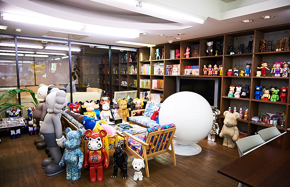 Art of Figure Making: MEDICOM TOY and BE@RBRICK 25