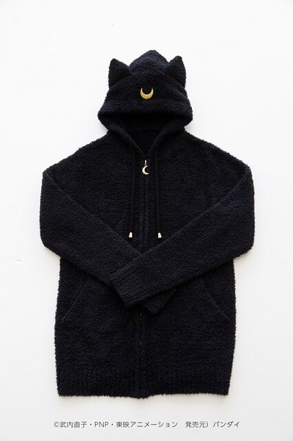 This Cat-Eared Hoodie is Too Cute! 1