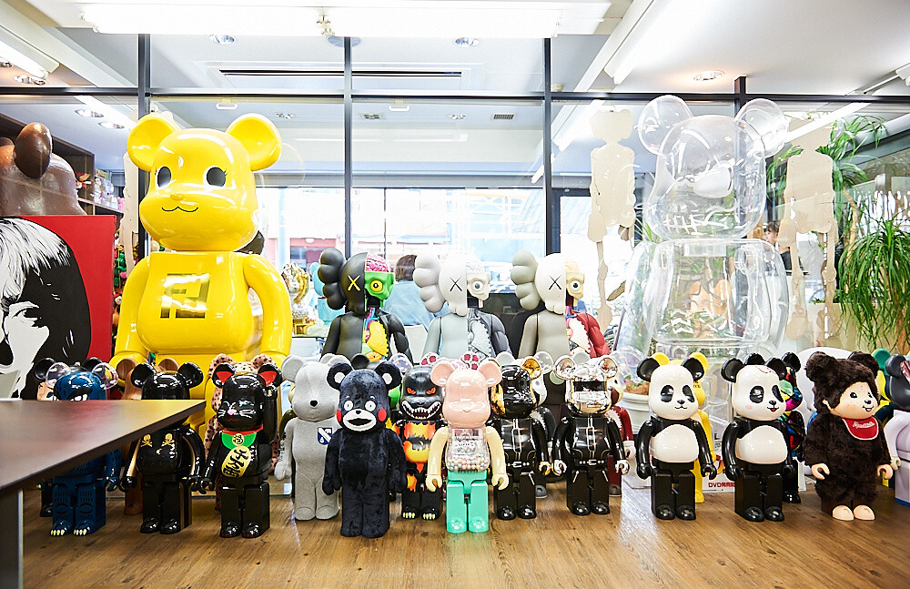 Art of Figure Making: MEDICOM TOY and BE@RBRICK 27