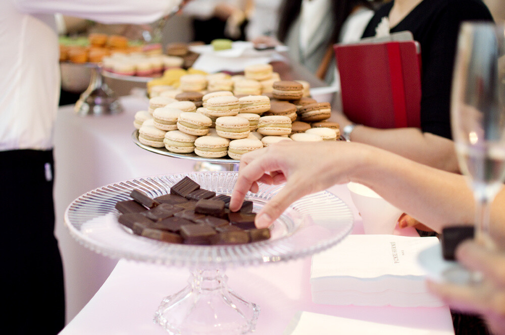 PR Ambassador HELLO KITTY Appears at Charity Event “Macaron Day”! 5