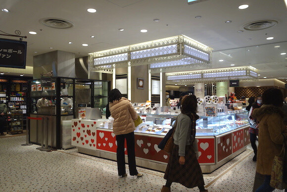 Chocolate takoyaki?? We try the limited-edition sweet that looks just like fried octopus balls 12