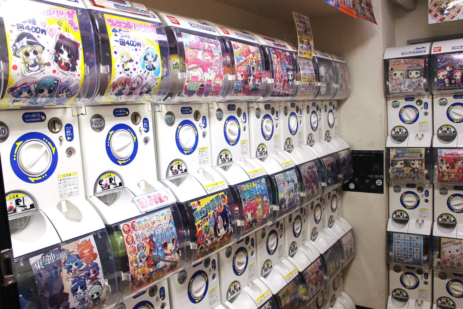 WhiteCanvas Akiba: A Doujinshi and Doujin Goods Specialty Shop in Akihabara 8