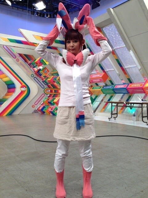 Nakagawa challenges herself with cosplay from a variety of anime works. 14