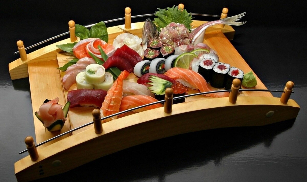 10 Coolest Sushi Pieces Ever 5