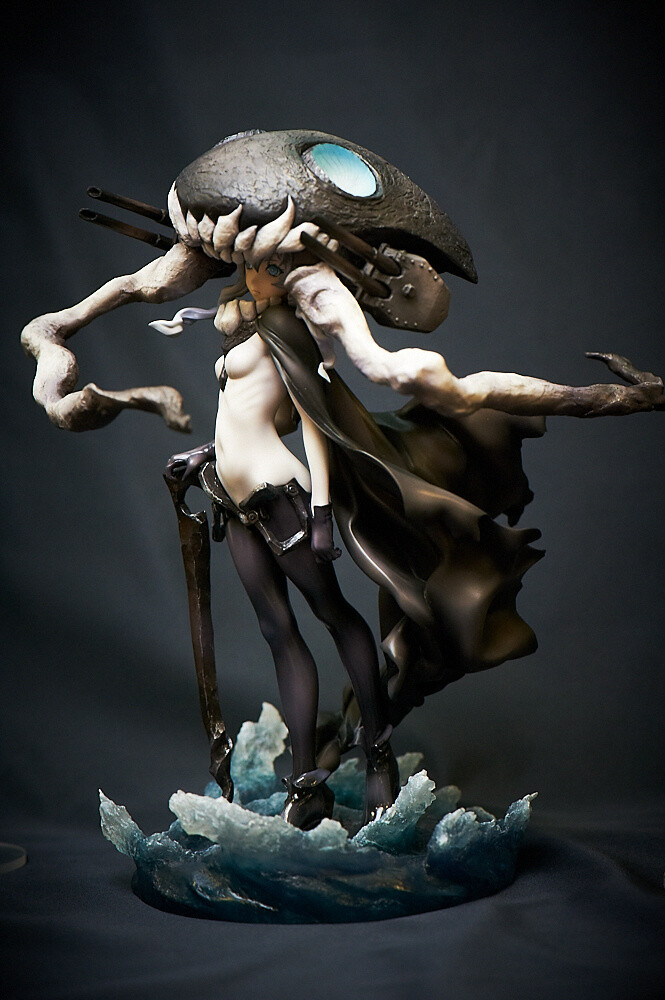 At a diagonal. The rough waves on the stand are also eye-catching. 61