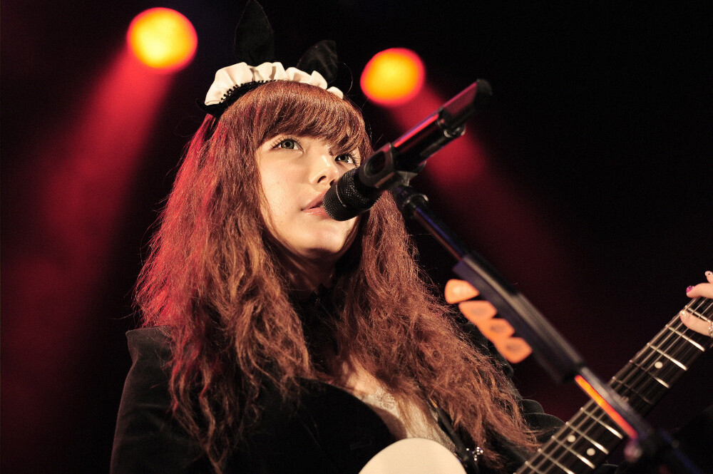 Milky Bunny Puts on a Cute Rock Concert! 18