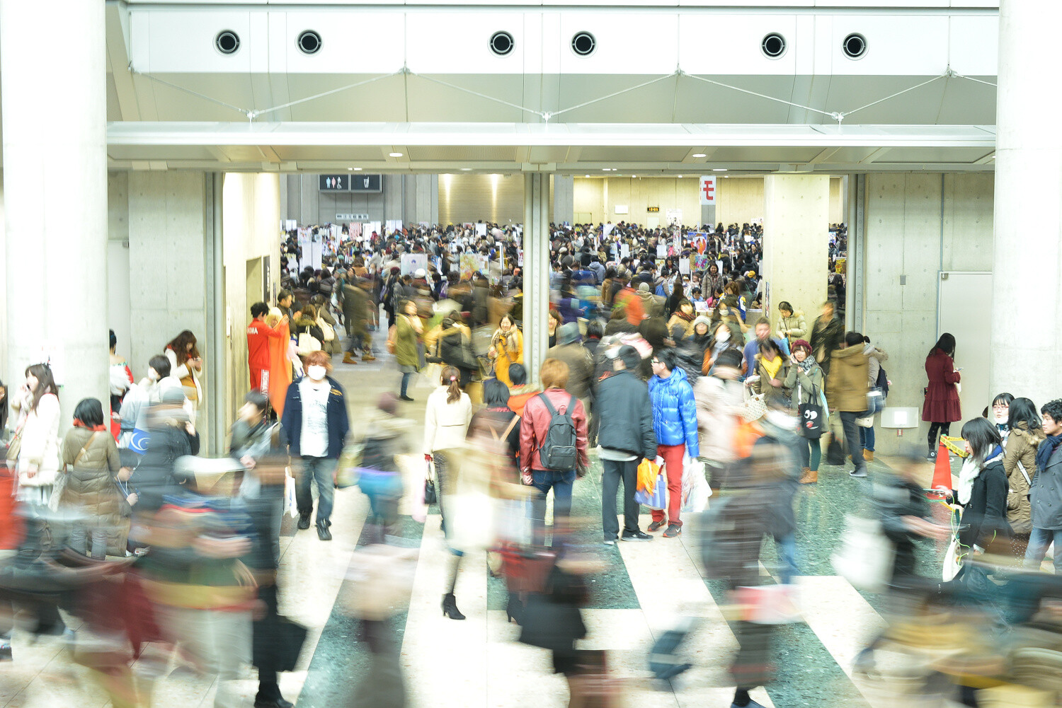 The Winter Tradition, Comic Market 87, Starts its First Day! 32