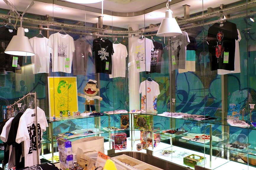 The Ultra Cool and Stylish Shop BEAMS Challenges Otaku Casual Wear! 13