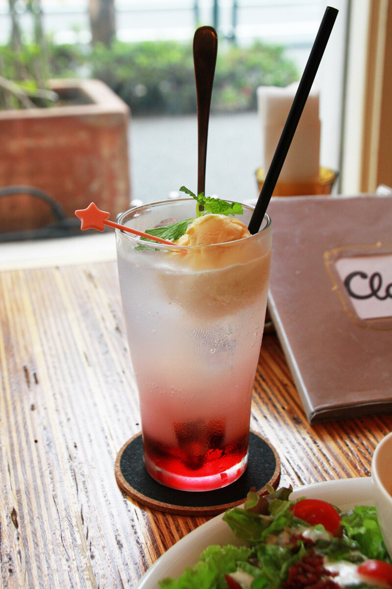 “Clara’s Float,” a drink made in the image color (pink) of Clara (600 yen). 5