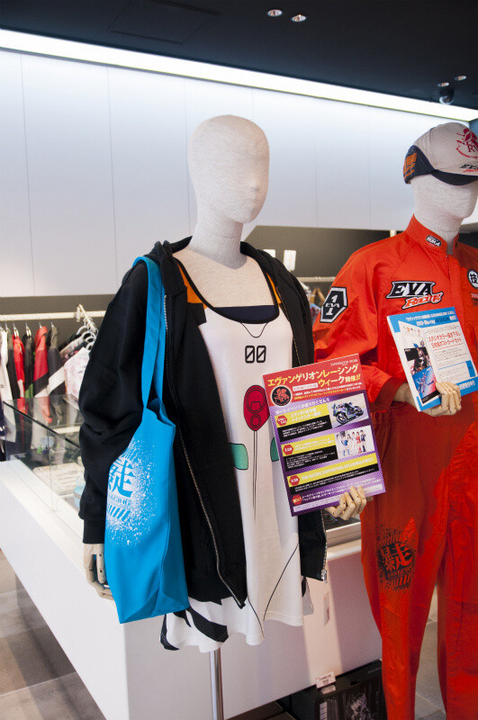 Super-Hot Race Queens Gather at the Evangelion Store! 3
