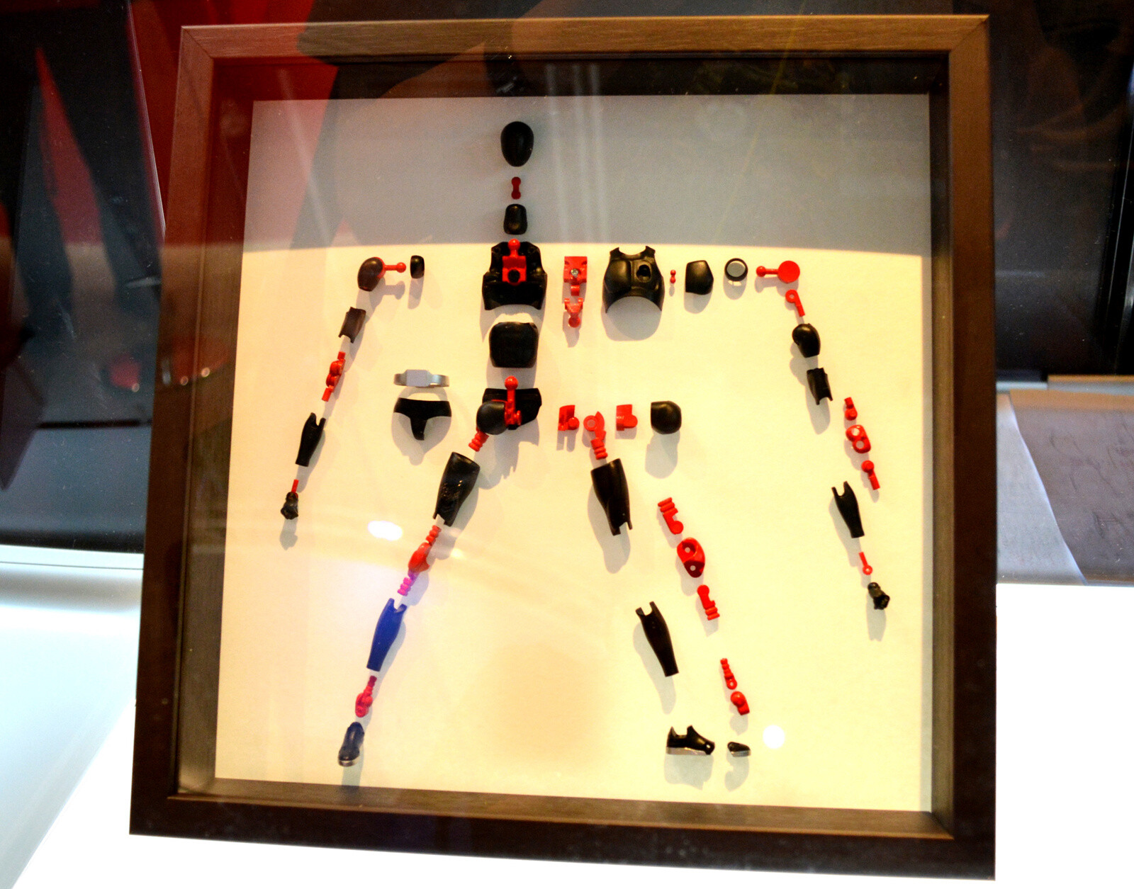 Display of disassembled parts  7