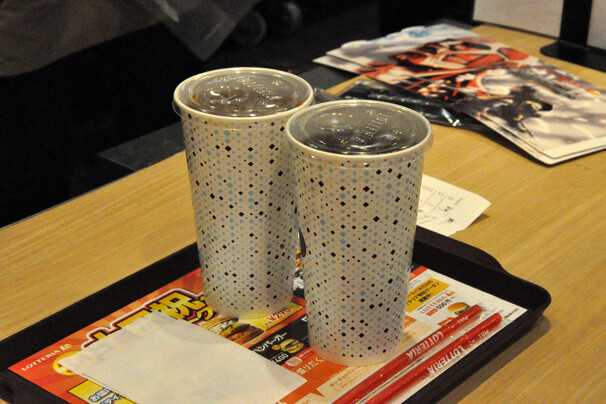 We Take on Lotteria’s 10-Meter Class Titan Burger! 5