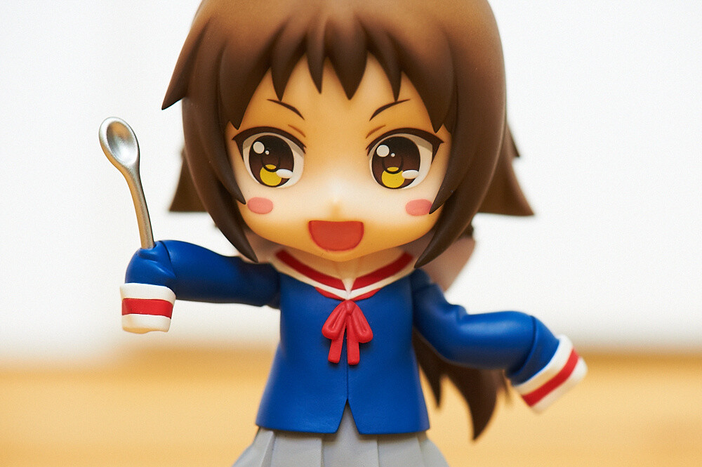 Her overly long sleeves and her round, red cheeks are very cute. 31