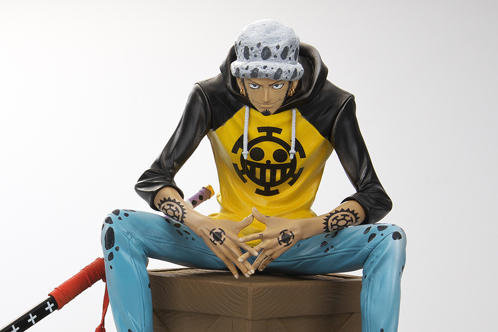 Trafalgar Law (front view with his sword, Kikoku) 1