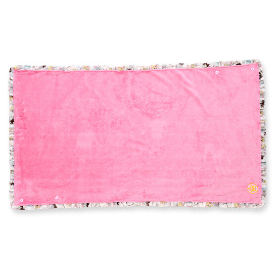 Fluffy Blanket (3,780 yen) 5