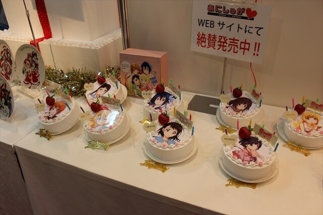 ‘MadoMagi’ and ‘Monogatari’ Characters Become Cakes at AnimeJapan 2015 AniSugar Booth 4