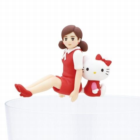 Cute Poses with Fuchico on the Cup! A Collaboration Between Fuchico on the Cup and Hello Kitty Comes True 1