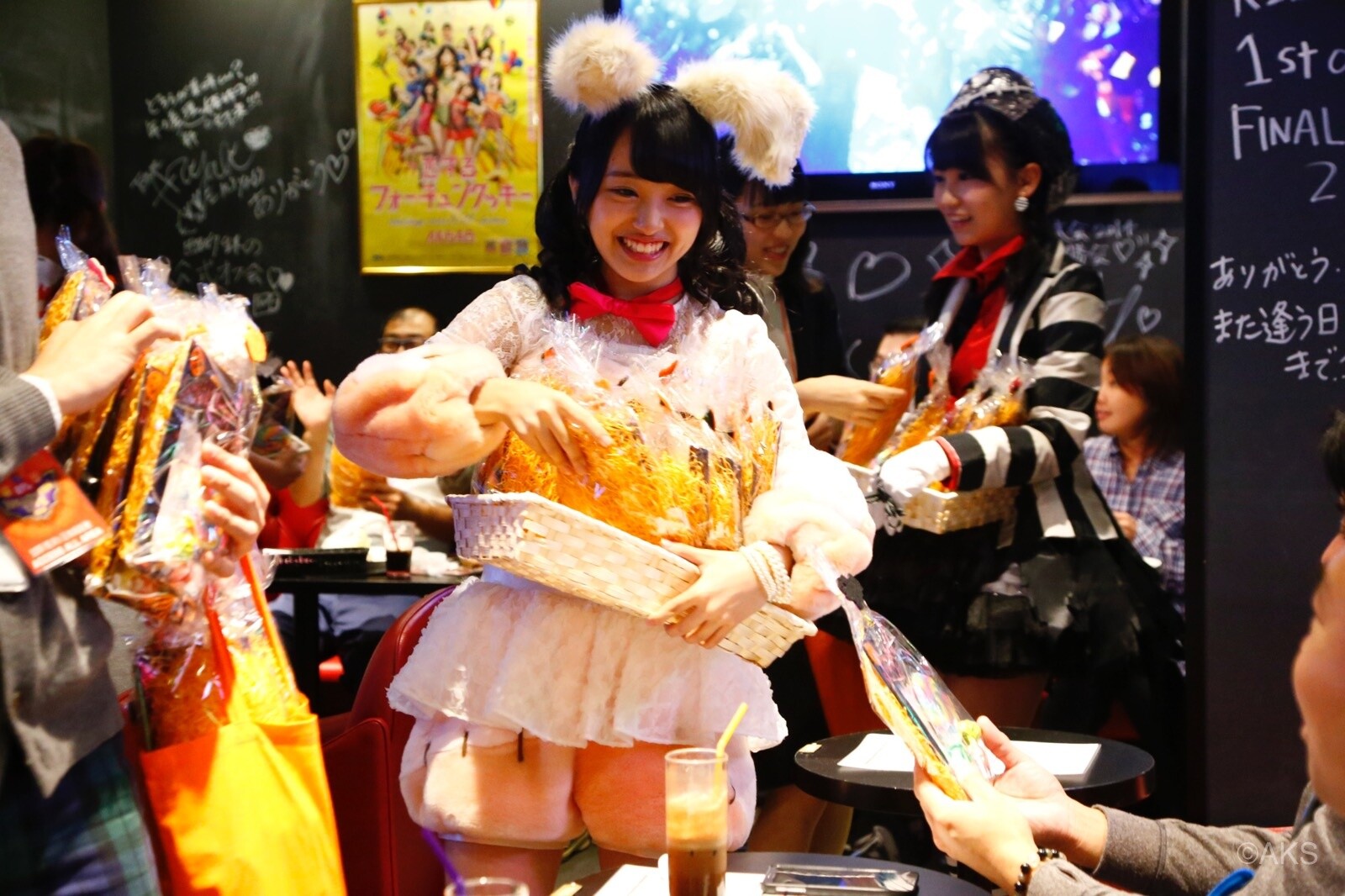 A Carnival Happens Once in a Year! AKB48,SKE48, and HKT48 Halloween Event Report 5