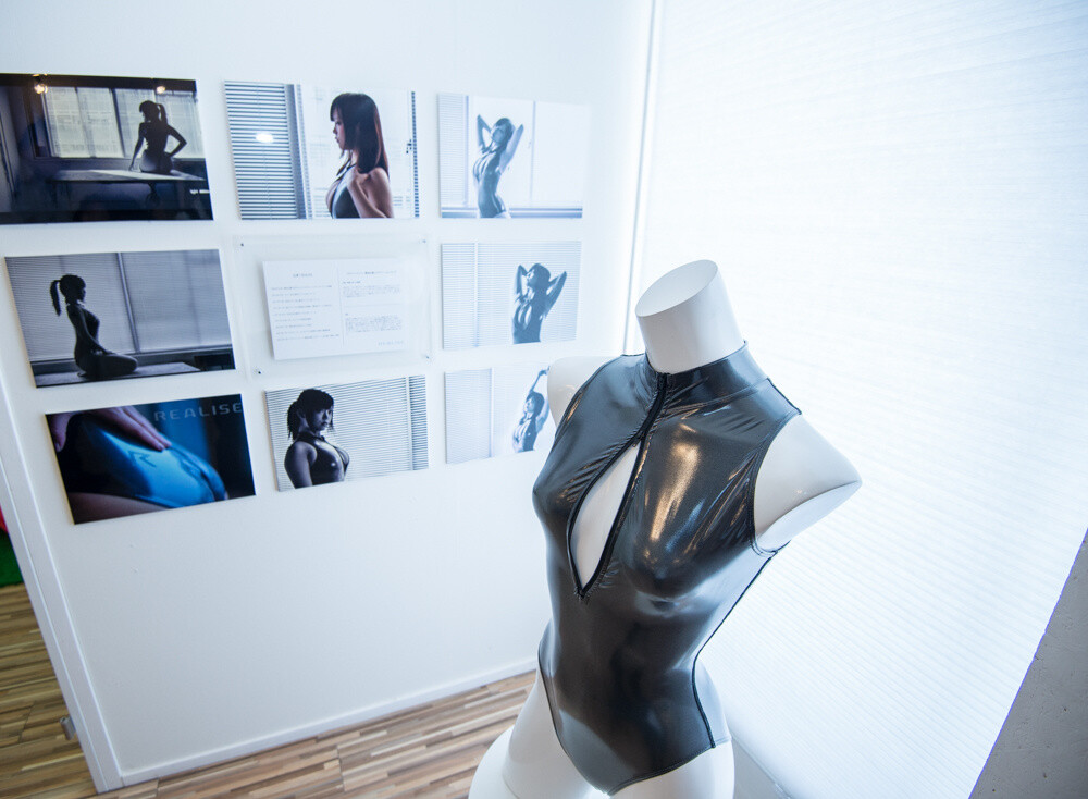 Sexy? Fetishistic? Heart-Throbbing Aimai Bishoujo Art Exhibit Begins 4