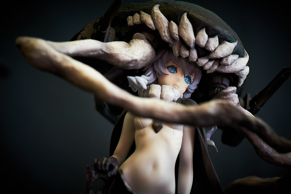 The tentacles dart out. 64