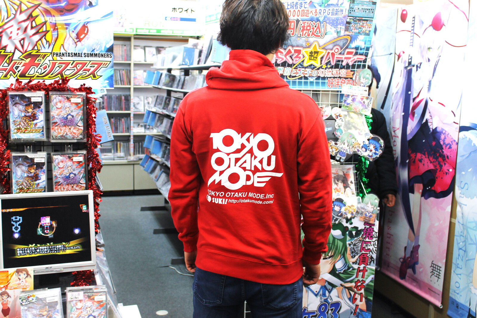 WhiteCanvas Akiba: A Doujinshi and Doujin Goods Specialty Shop in Akihabara 0