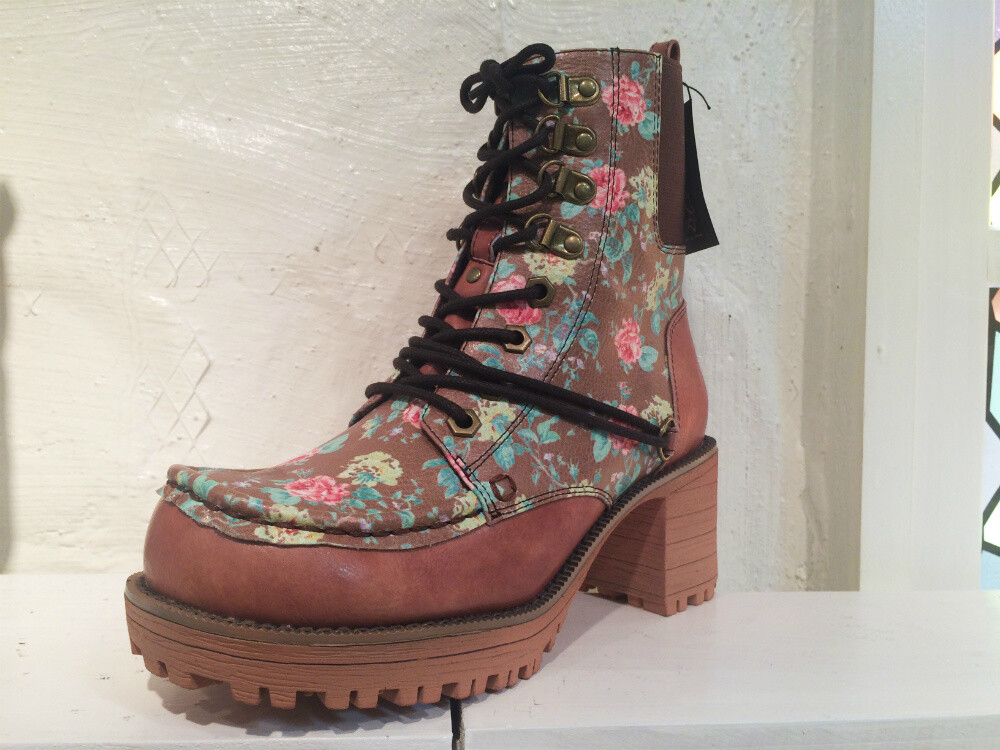 [J-Fashion] Awesome New Shoes from YOSUKE! Could You Walk in These? 12