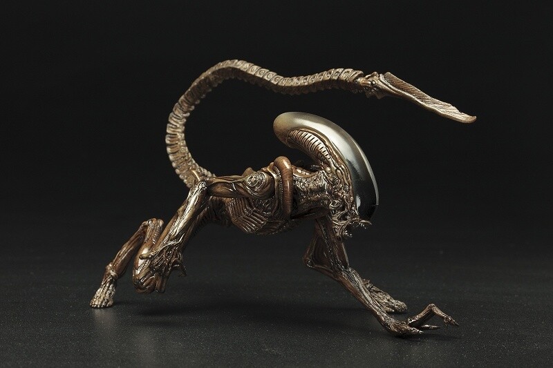 The Menace Has Returned! Figure of Dog Alien from Alien 3 Lands in October! 5