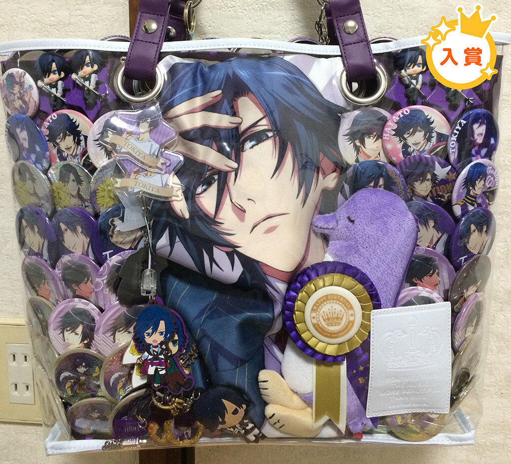 Epic Ita-bags Show Fans' Sheer Devotion to Anime Boyfriends 11