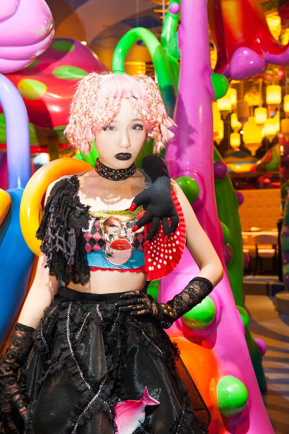 A cafe where you can experience the latest in Harajuku pop culture has opened - the Kawaii Monster Cafe. 25