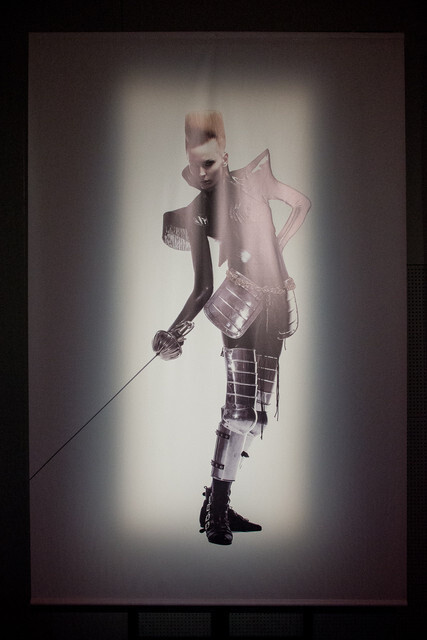 There is So Much *JoJo* Love, the Building Can’t Contain It! *JoJo* Photo Exhibition Being Held Now in Shiseido Ginza Building 17