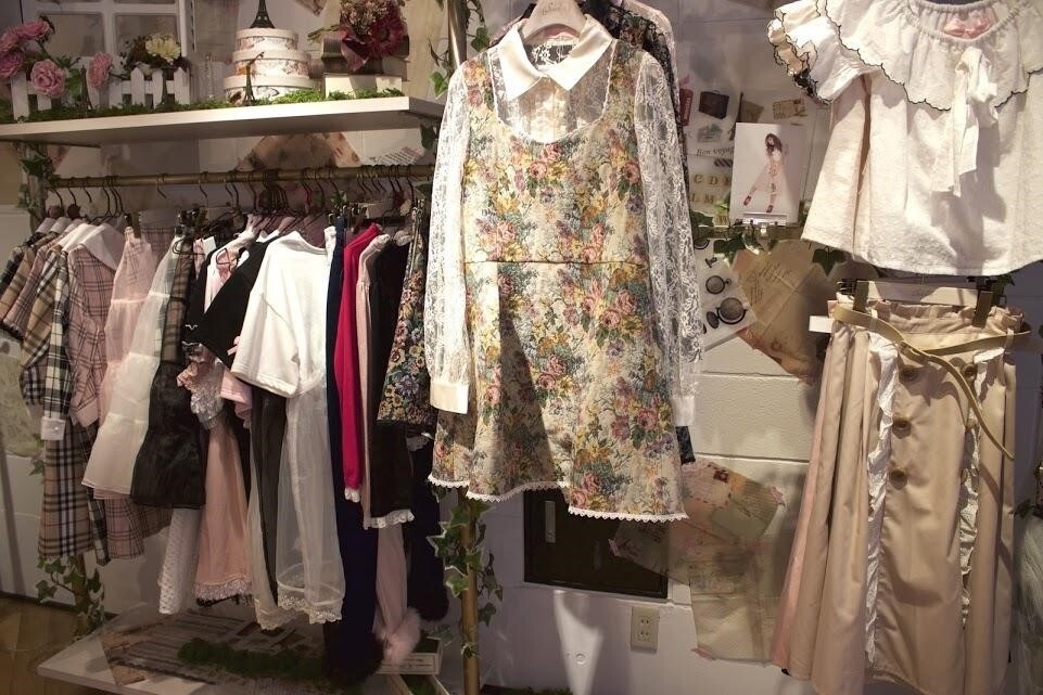 Swankiss 2016: Gothic & Lolita Meets Vintage European Romance 1