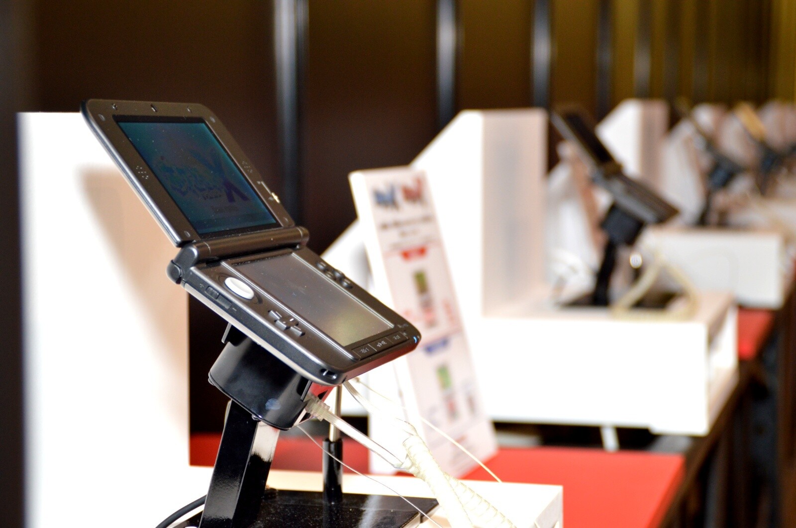 Pokémon Game Show Offers World’s First “Pokémon X and Y” Demo Featuring Pokémon-Amie and Mega Evolution Gameplay! 7